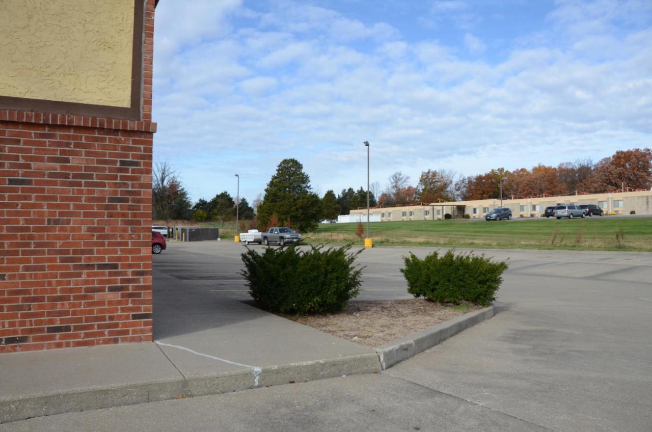 Hotel Super 8 By Wyndham Warrenton Exterior foto